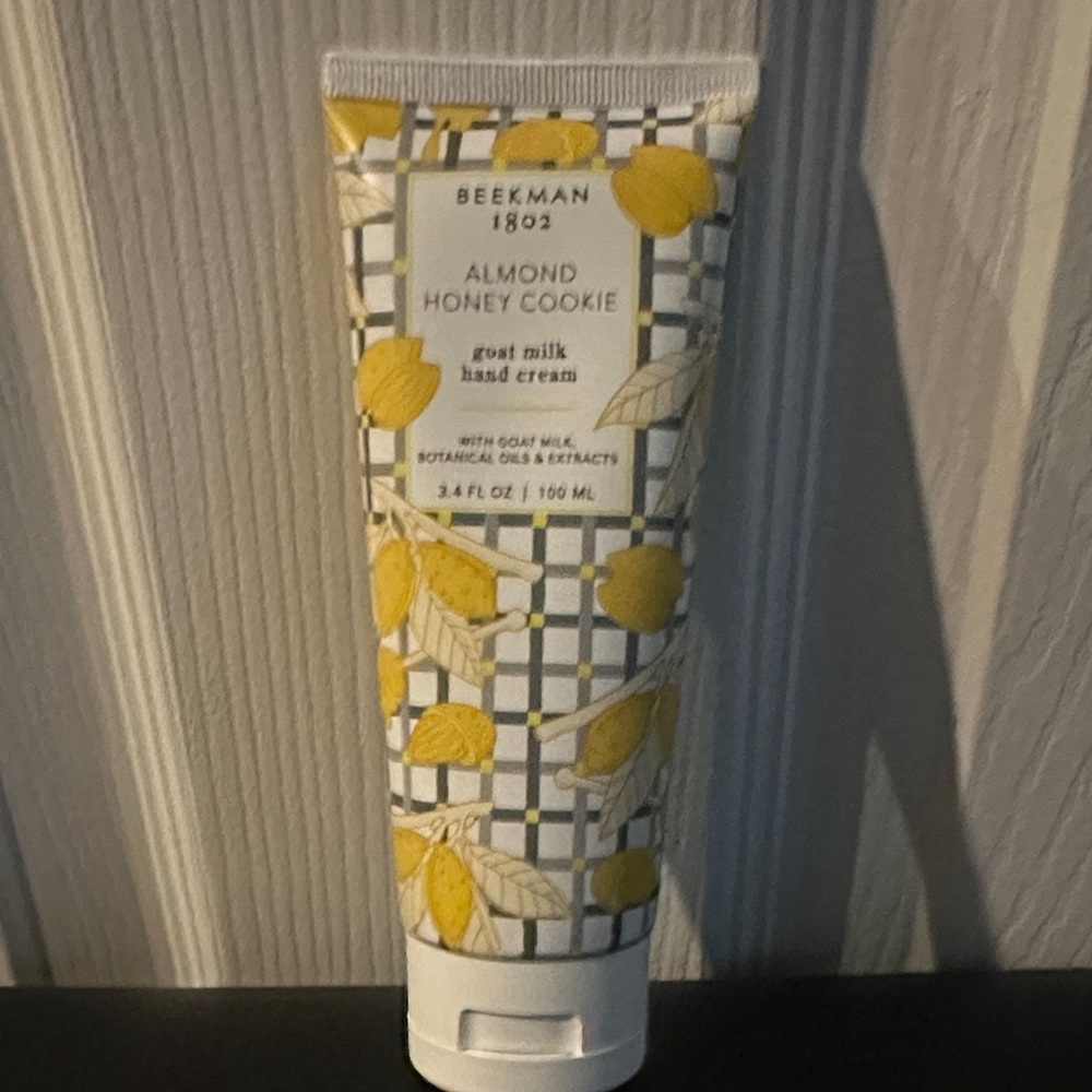Beekman 1802 Hand Cream with Gold and White Design